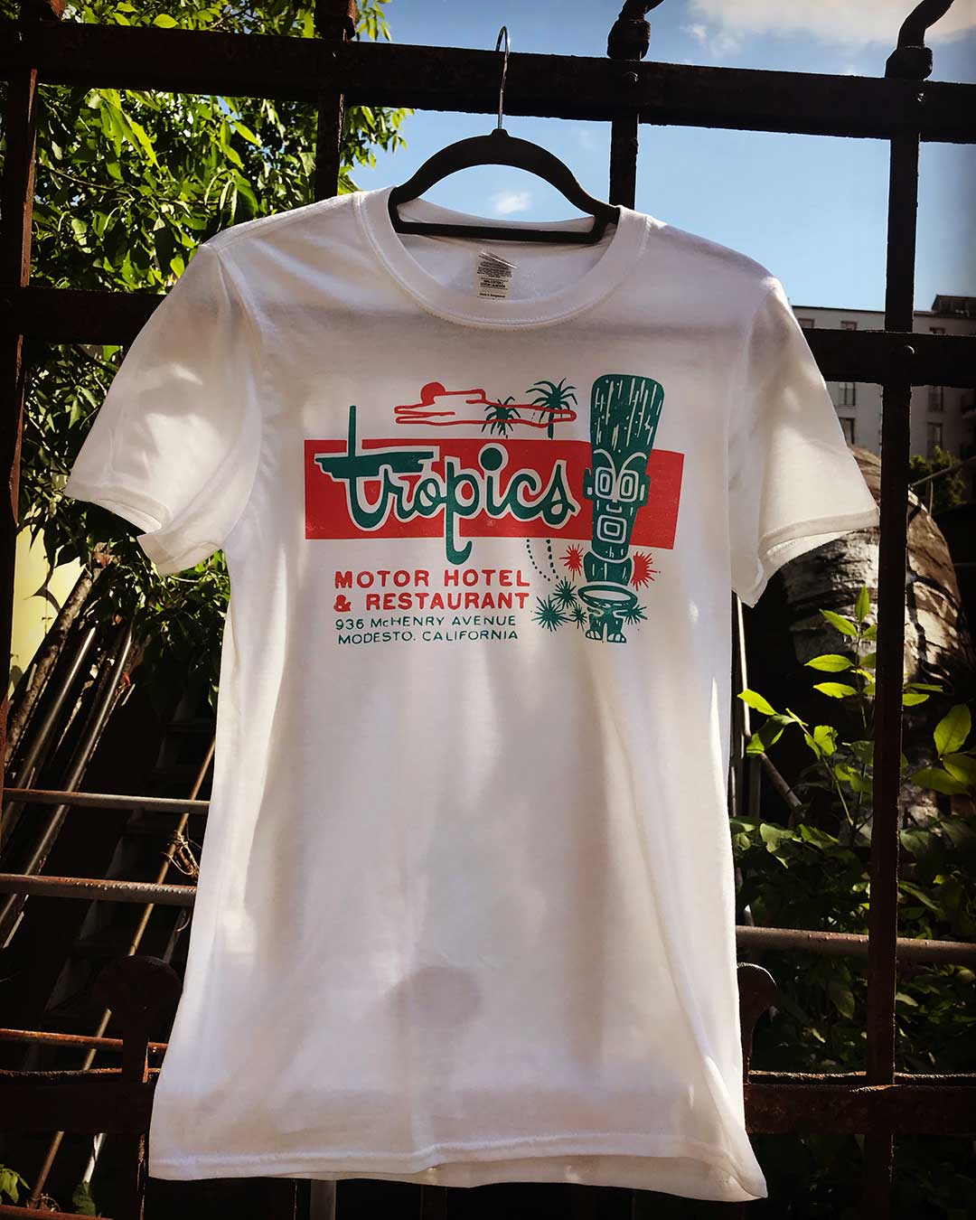 Tiki Bar | Hawaiian Style | Tropics Motor Hotel |  50s Style | Unisex T-Shirt